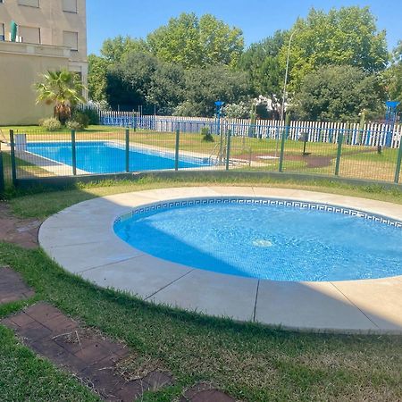 FIBES con parking gratis. Apartamento Sevilla Este. Exterior foto